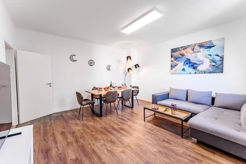 Penthouse-wohnung Auf 2 Etagen Apartment *